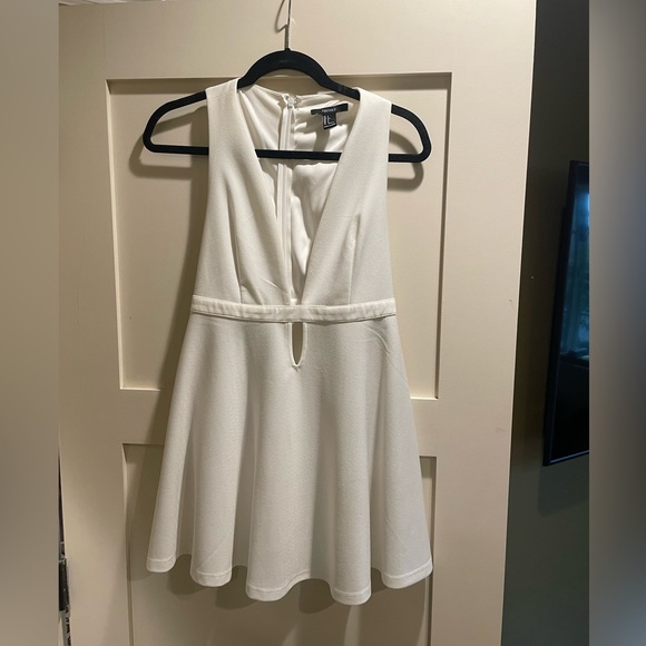 White mini dress - Picture 3 of 5